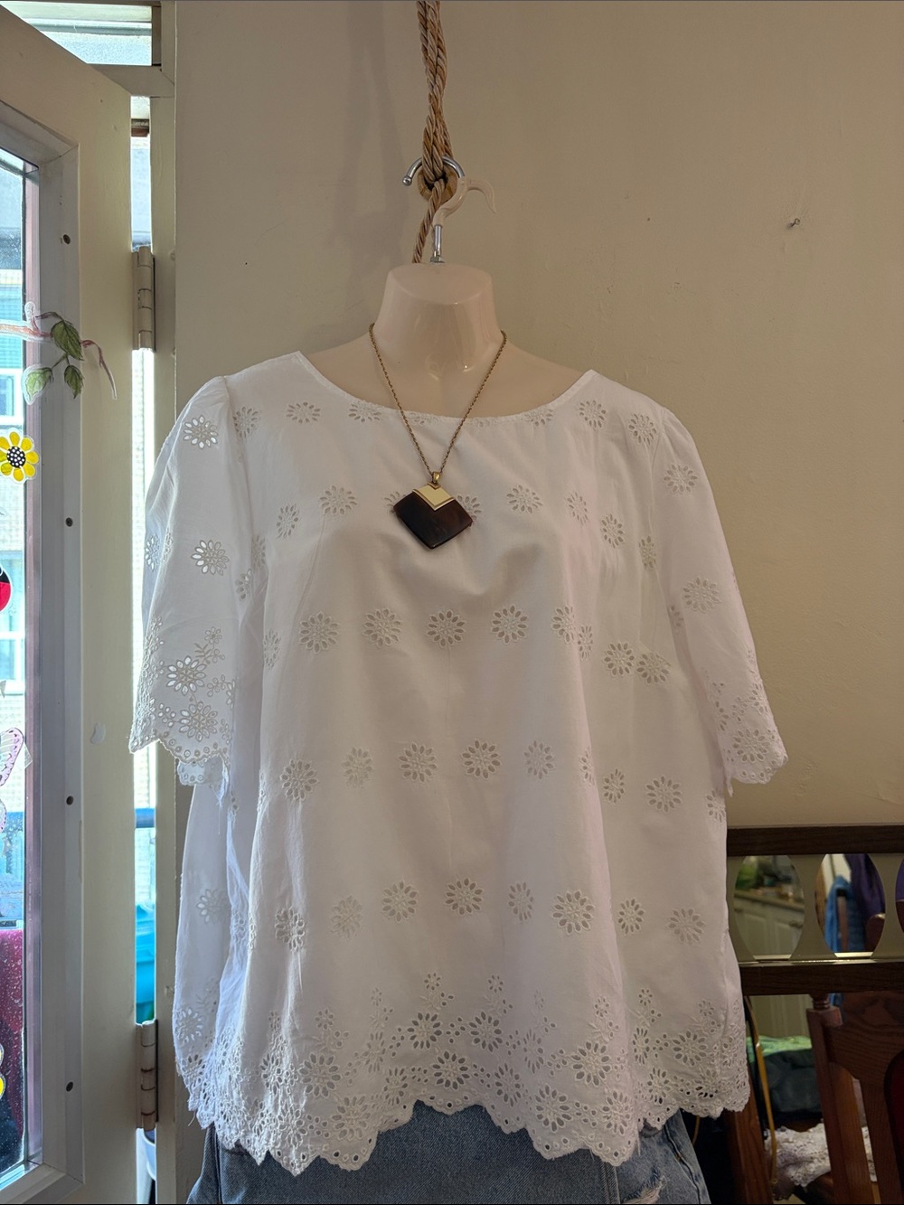 GAP White Eyelet Peasant Blouse. Cotton